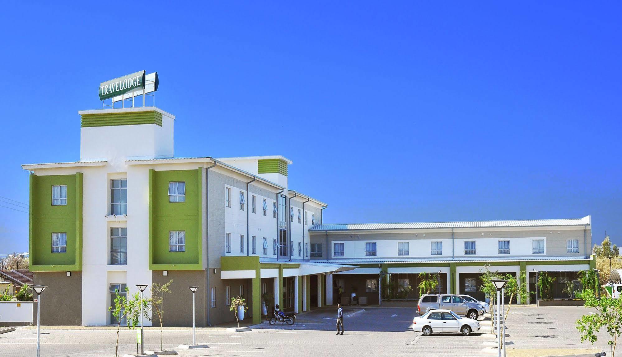 ทราเวลล้อดจ์ โฮเต็ล Hotel กาโบโรเน ภายนอก รูปภาพ