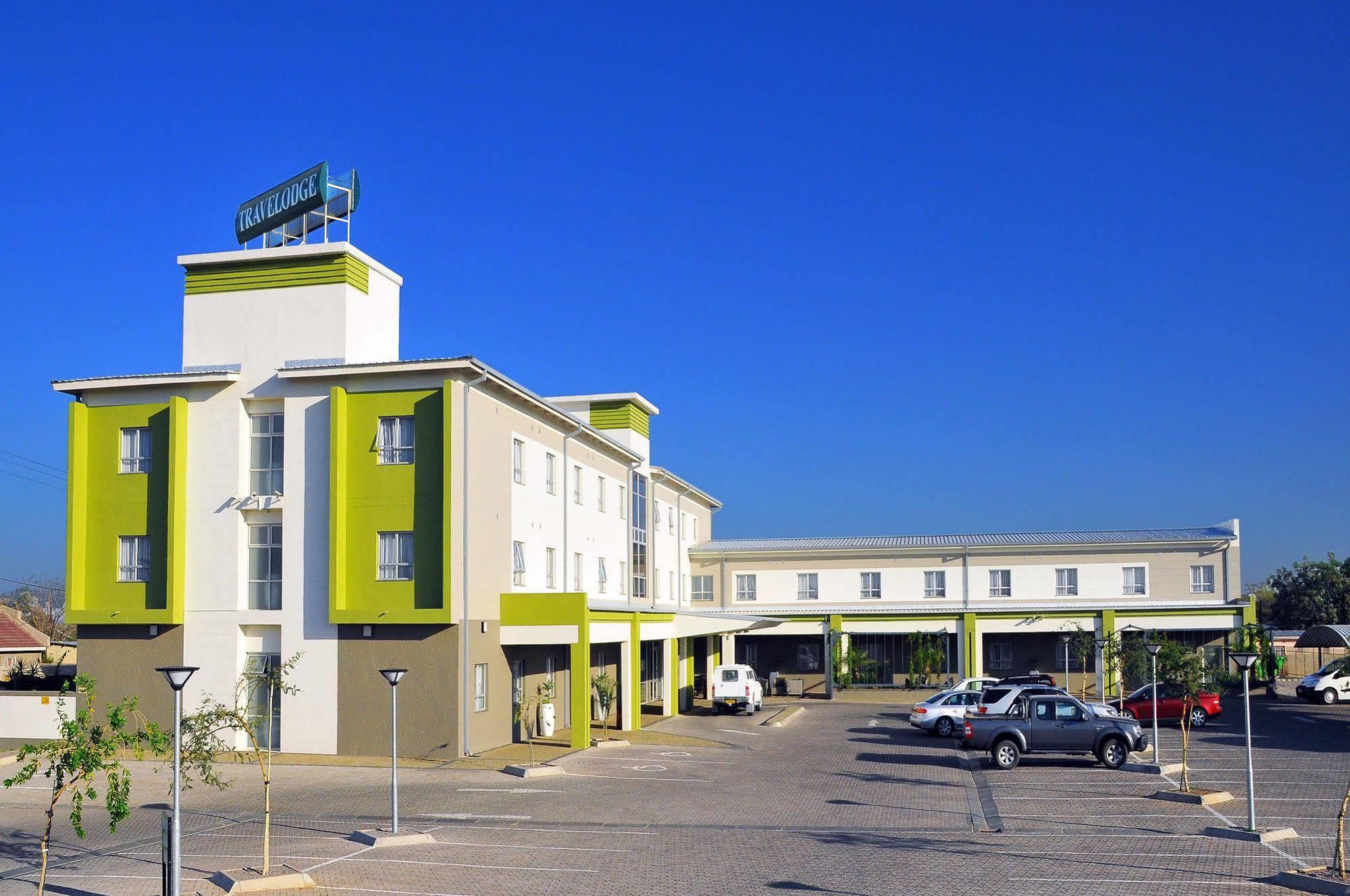 ทราเวลล้อดจ์ โฮเต็ล Hotel กาโบโรเน ภายนอก รูปภาพ